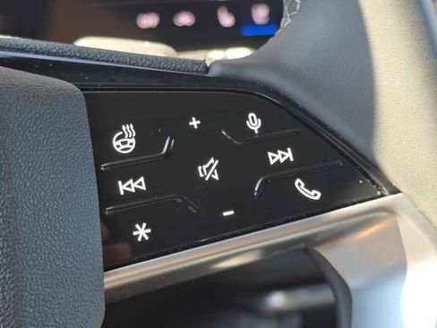 Used 2025 Audi Q5 Premium Plus w/ Premium Plus image 18