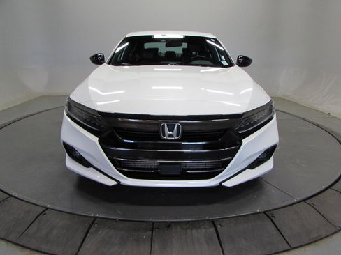 Used 2022 Honda Accord Sport image 2