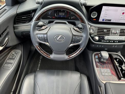 Used 2024 Lexus LS 500 w/ Interior Upgrade Package RWD image 15