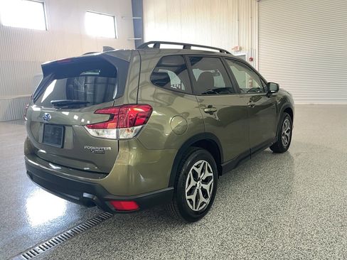 Used 2023 Subaru Forester Premium AWD/4WD image 20