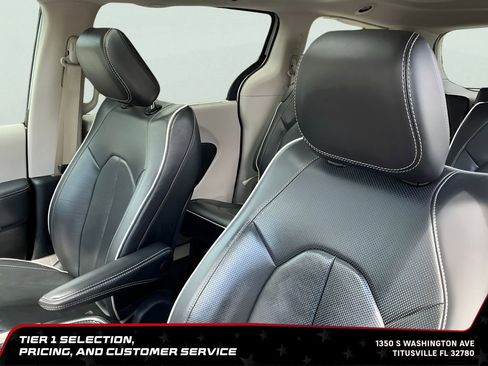 Used 2024 Chrysler Pacifica Limited FWD image 18