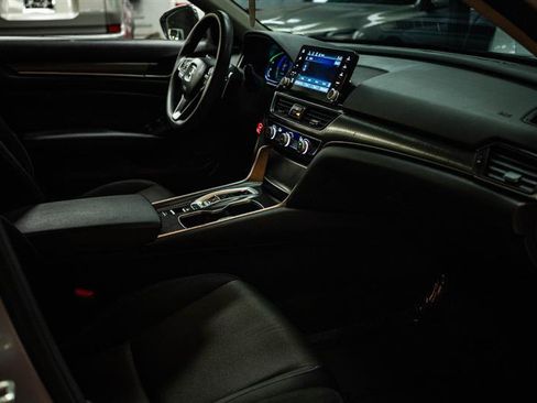 Used 2021 Honda Accord Hybrid image 13
