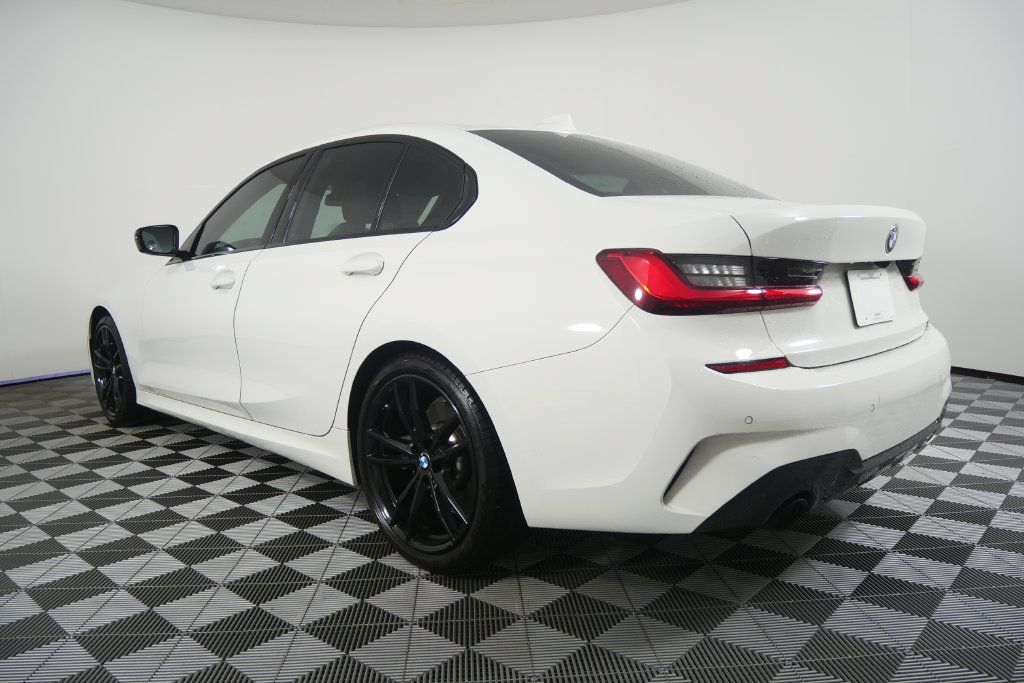 Used 2021 BMW 330i Sedan w/ M Sport Package RWD image 6