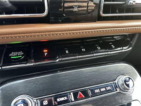 Used 2022 Lincoln Nautilus Reserve w/ Equipment Group 201A image 20