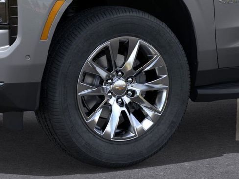 New 2026 Chevrolet Suburban Premier image 9