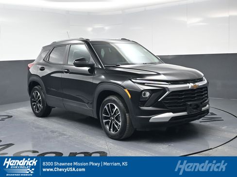 Certified 2025 Chevrolet TrailBlazer LT w/ Driver Confidence Package image 1