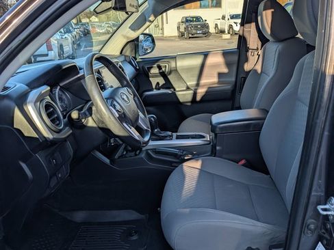 Used 2022 Toyota Tacoma SR5 w/ SR5 Appearance Package (SM) image 13