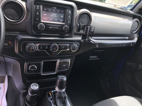 Used 2018 Jeep Wrangler Sport AWD/4WD image 10