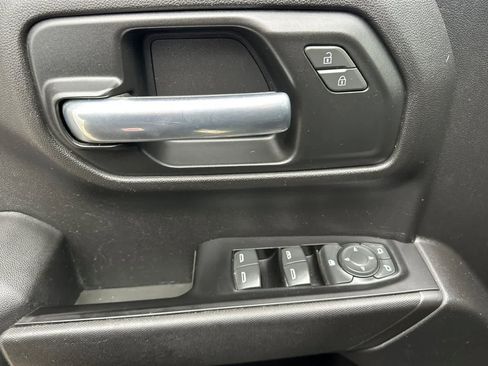 Used 2019 Chevrolet Silverado 1500 Custom Trail Boss w/ Custom Convenience Package AWD/4WD image 15