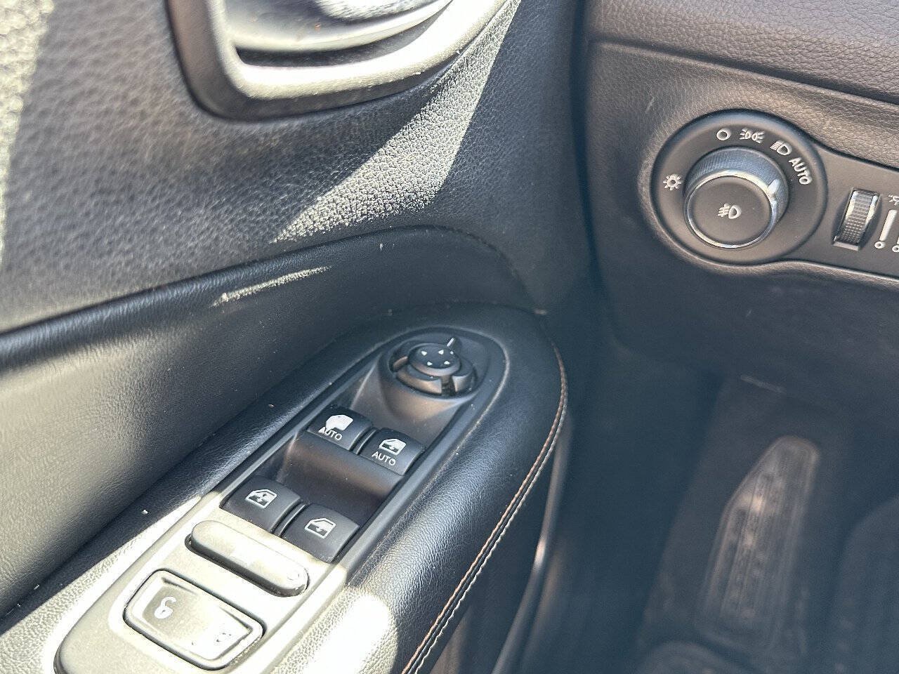 Used 2018 Jeep Compass Latitude w/ Popular Equipment Group AWD/4WD image 21
