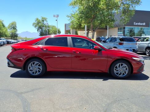 Certified 2024 Hyundai Elantra Blue FWD image 6