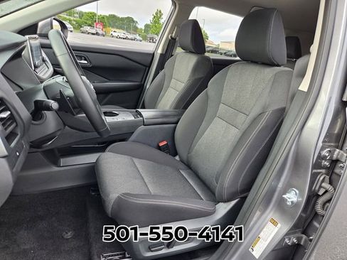 Used 2025 Nissan Rogue SV FWD image 8