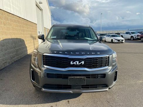 Used 2022 Kia Telluride EX w/ EX Premium Package image 3
