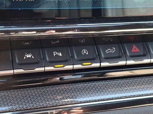 Used 2023 Chevrolet Silverado 1500 ZR2 w/ Technology Package image 25