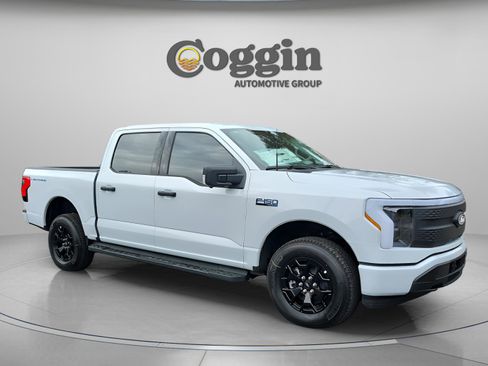 New 2025 Ford F150 Lightning XLT image 8