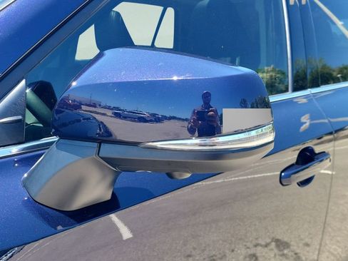 Used 2025 Toyota Grand Highlander AWD image 28