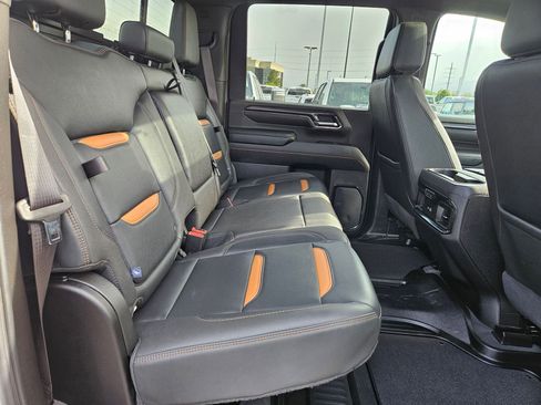 Used 2024 GMC Sierra 2500 AT4 w/ Technology Package AWD/4WD image 31