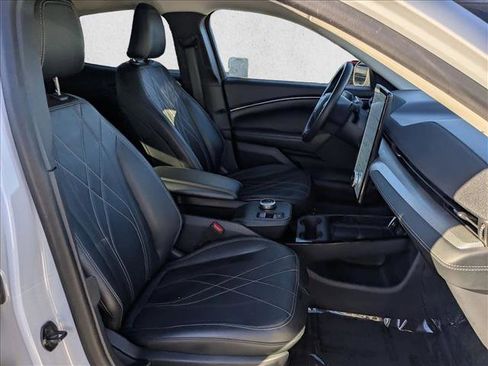 Used 2023 Ford Mustang Mach-E Select image 21