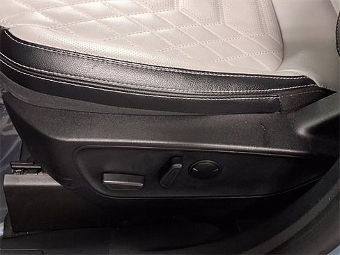 Certified 2023 Ford Escape Platinum w/ Premium Technology Package image 5