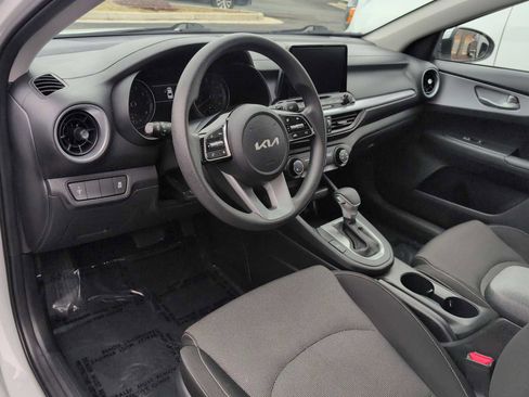 Used 2024 Kia Forte LXS image 10
