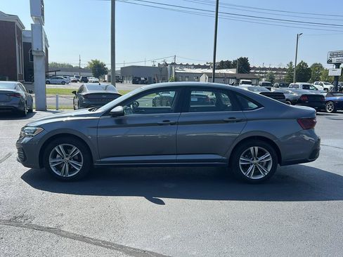 Used 2024 Volkswagen Jetta SE FWD image 8