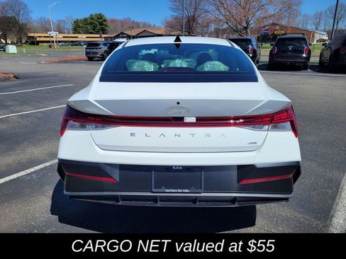 New 2025 Hyundai Elantra Limited image 4