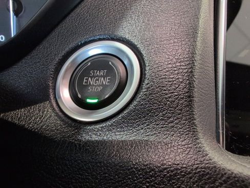 Used 2019 Cadillac XT4 Premium Luxury w/ Technology Package image 18