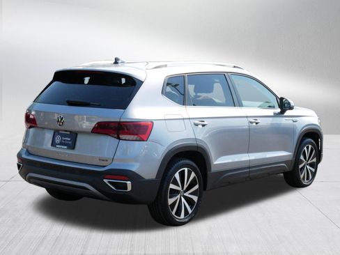 Certified 2022 Volkswagen Taos SE AWD/4WD image 7