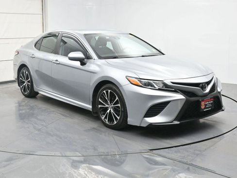 Used 2020 Toyota Camry SE FWD image 24