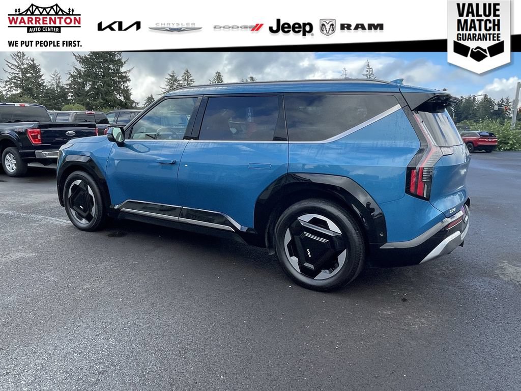 Used 2024 Kia EV9 Land AWD/4WD image 4