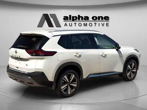 Used 2023 Nissan Rogue SL w/ SL Premium Package FWD image 7
