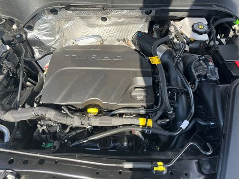 Used 2025 Chevrolet Trax LT image 25