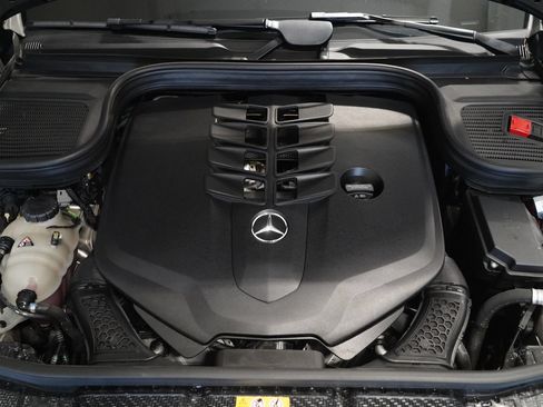 Certified 2023 Mercedes-Benz GLS 580 4MATIC image 30