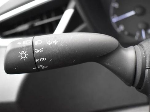 Used 2025 Toyota Corolla LE image 24