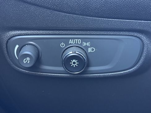 Used 2023 Chevrolet Equinox RS image 22