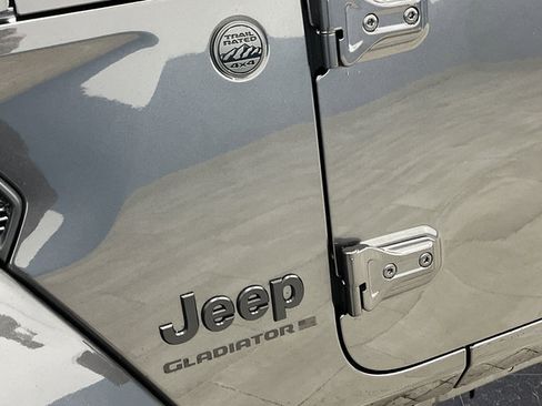 Used 2026 Jeep Gladiator Sport AWD/4WD image 35
