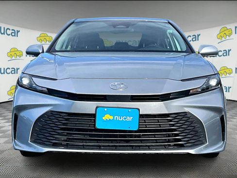 Used 2025 Toyota Camry LE image 2