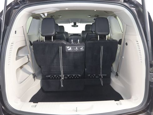 Used 2017 Chrysler Pacifica Touring-L image 49