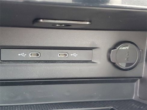 New 2025 Volkswagen Taos SE image 31