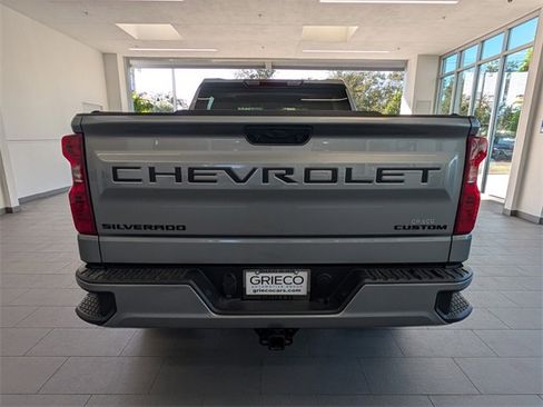 Used 2024 Chevrolet Silverado 1500 Custom w/ Dark Appearance Package image 12