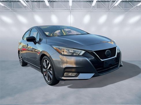 Used 2020 Nissan Versa SR image 14