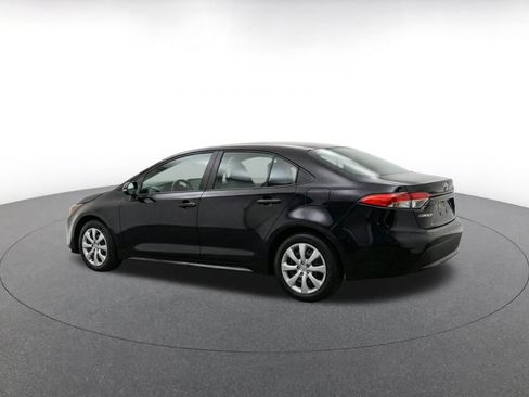 Used 2025 Toyota Corolla LE FWD image 7