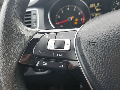 Used 2015 Volkswagen Jetta SE image 12