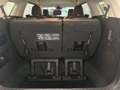 Used 2024 Kia Carnival LX image 14