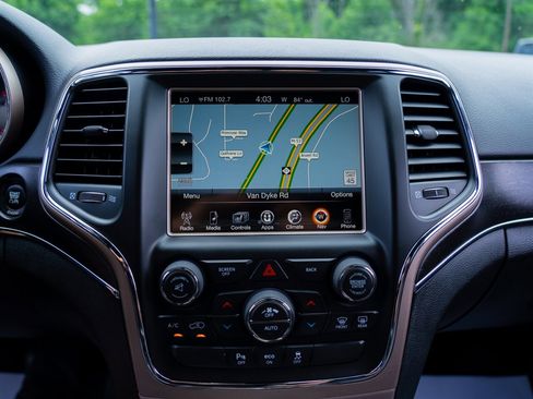 Used 2015 Jeep Grand Cherokee Limited w/ Trailer Tow Group IV image 32