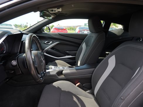 Used 2017 Chevrolet Camaro LT RWD image 16