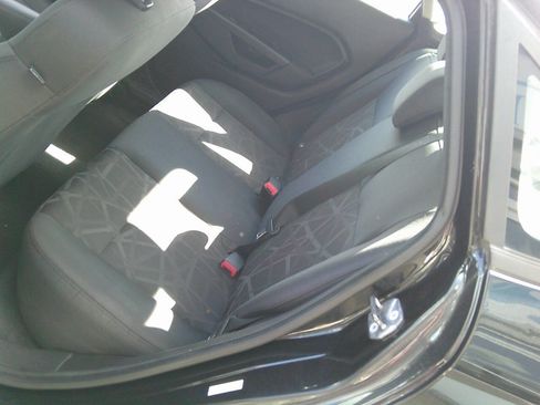 Used 2013 Ford Fiesta SE image 7
