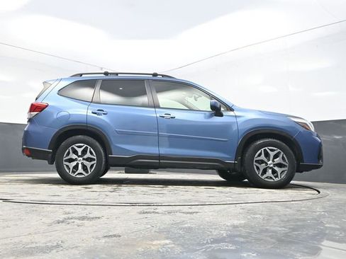 Used 2020 Subaru Forester Premium image 35