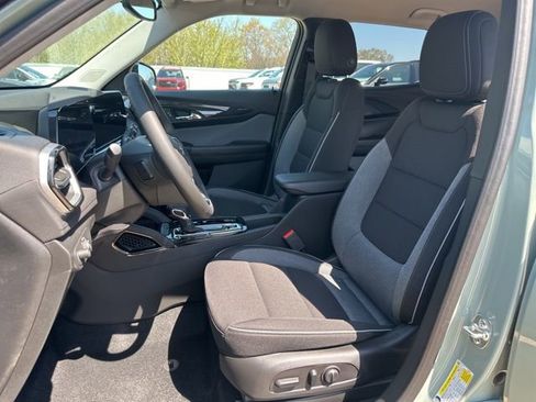 New 2026 Chevrolet TrailBlazer LT w/ Convenience Package FWD image 9