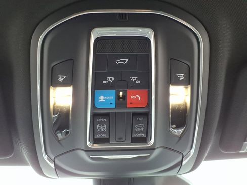 New 2026 Jeep Grand Cherokee Altitude AWD/4WD image 8